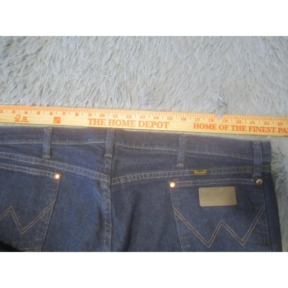 Wrangler Jeans Mens 44x30 Blue Dark Wash Straight Leg Stretch Denim 947STR